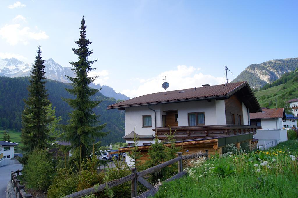 Ferienhaus Peter Spoettl Наудерс Екстериор снимка