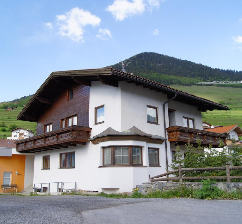 Ferienhaus Peter Spoettl Наудерс Екстериор снимка